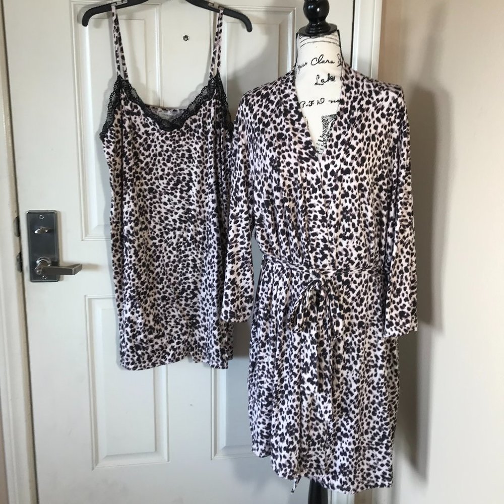 Thalia Sodi Robe & Chemise Set Animal Print